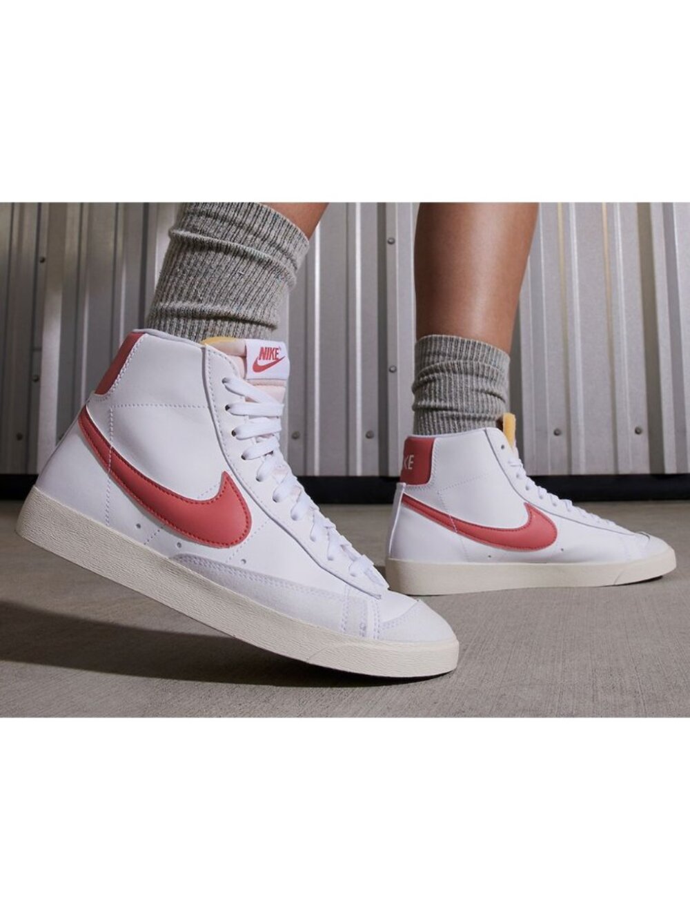 New Nike Blazer Mid 77 White Adobe Red Stardust Sail (Women's) Size 6.5
